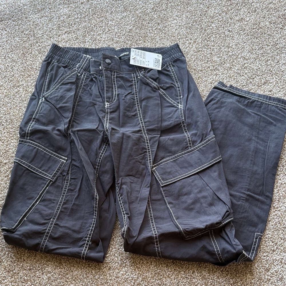 H&M Women's Black Cargo Pants with White Contrast Stitching